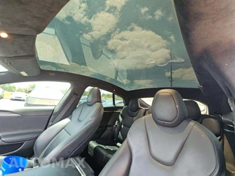 2022 Tesla Model S Plaid - miniatura 11