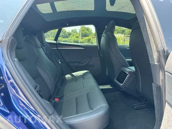 2022 Tesla Model S Plaid - miniatura 19