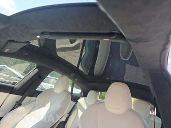 2022 Tesla Model S Plaid - miniatura 11