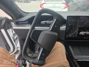 2022 Tesla Model S Plaid – miniatura 10
