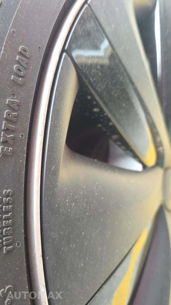 2022 Tesla Model S Plaid – miniatura 26
