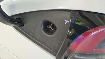 2022 Tesla Model S Plaid – miniatura 30