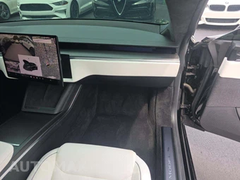 2022 Tesla Model S Plaid - miniatura 20