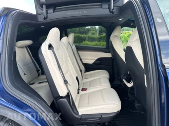 2022 Tesla Model X - miniatura 18