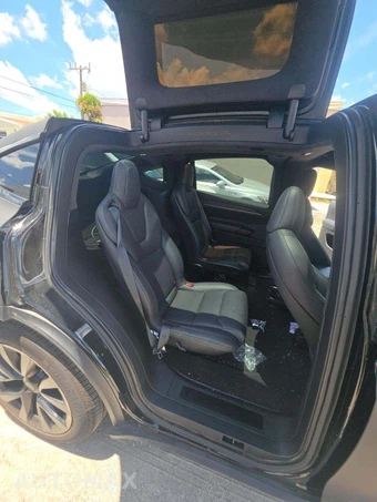 2022 Tesla Model X – miniatura 17