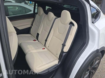 2022 Tesla Model X – miniatura 13