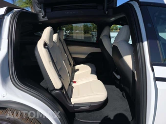2022 Tesla Model X – miniatura 17