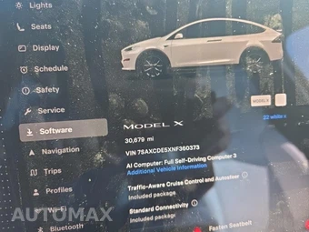 2022 Tesla Model X – miniatura 15
