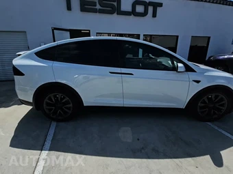 2022 Tesla Model X Plaid – miniatura 5