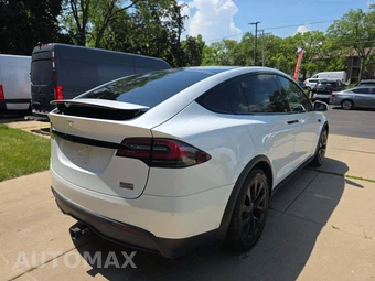 2022 Tesla Model X Plaid - miniatura 3