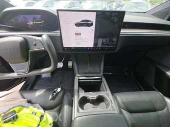 2022 Tesla Model X Plaid – miniatura 7