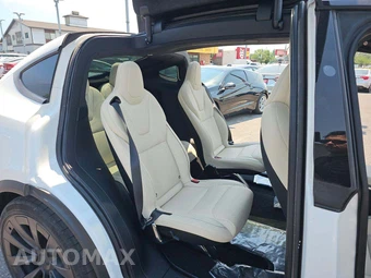 2022 Tesla Model X Plaid - miniatura 18