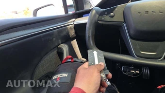 2022 Tesla Model X Plaid – miniatura 30