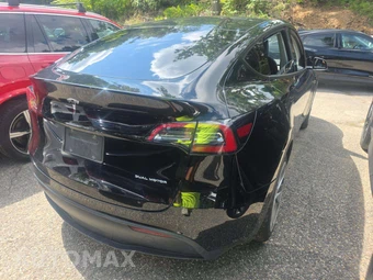 2022 Tesla Model Y Long Range - miniatura 3