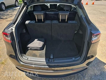 2022 Tesla Model Y Long Range – miniatura 19