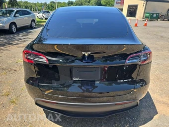 2022 Tesla Model Y Long Range – miniatura 5