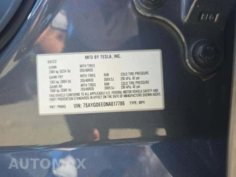 2022 Tesla Model Y Long Range - miniatura 2