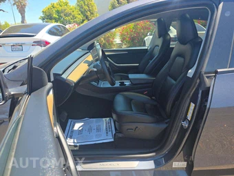 2022 Tesla Model Y Long Range - miniatura 3