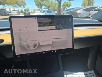 2022 Tesla Model Y Long Range - miniatura 7