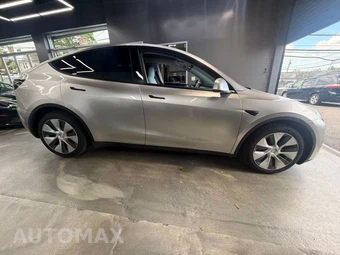 2022 Tesla Model Y Long Range - miniatura 2