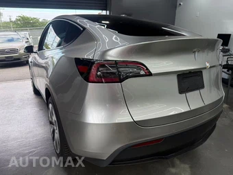 2022 Tesla Model Y Long Range - miniatura 3