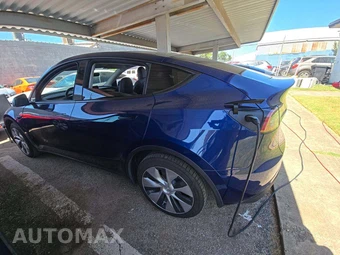 2022 Tesla Model Y Long Range – miniatura 2