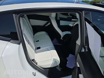 2022 Tesla Model Y Long Range - miniatura 16