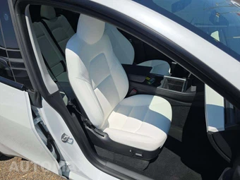 2022 Tesla Model Y Long Range - miniatura 18