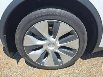 2022 Tesla Model Y Long Range - miniatura 24