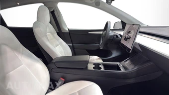 2022 Tesla Model Y Long Range - miniatura 11