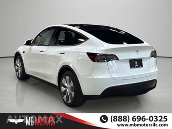 2022 Tesla Model Y Long Range - miniatura 3