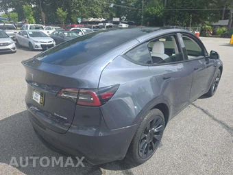 2022 Tesla Model Y Long Range - miniatura 3