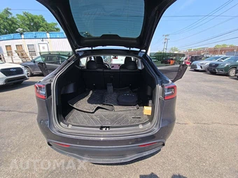 2022 Tesla Model Y Long Range – miniatura 14