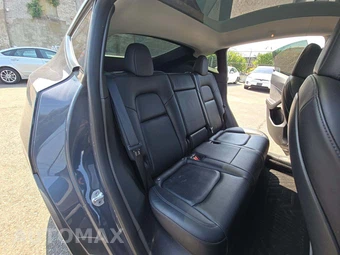 2022 Tesla Model Y Long Range – miniatura 17