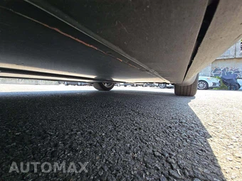 2022 Tesla Model Y Long Range – miniatura 7