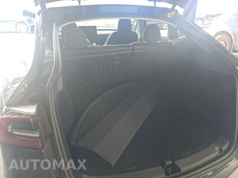 2022 Tesla Model Y Long Range - miniatura 16