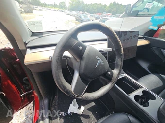 2022 Tesla Model Y Long Range – miniatura 10
