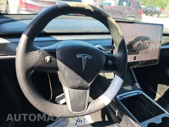2022 Tesla Model Y Long Range – miniatura 10