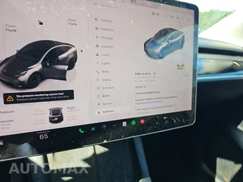 2022 Tesla Model Y Long Range – miniatura 12