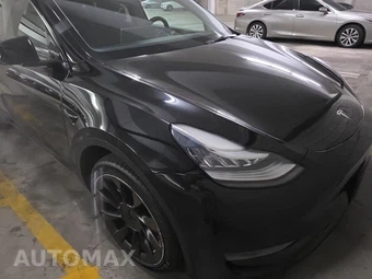 2022 Tesla Model Y Long Range - miniatura 3