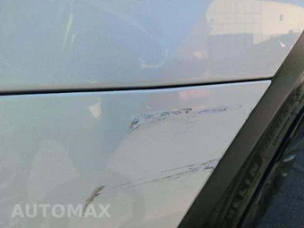 2022 Tesla Model Y Long Range - miniatura 3