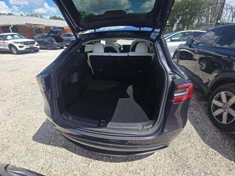 2022 Tesla Model Y Long Range – miniatura 14
