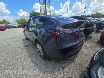 2022 Tesla Model Y Long Range – miniatura 2