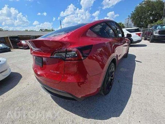 2022 Tesla Model Y Long Range - miniatura 3