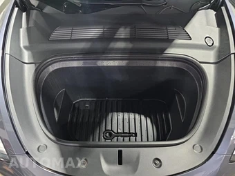 2022 Tesla Model Y Long Range - miniatura 19