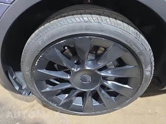 2022 Tesla Model Y Long Range - miniatura 8