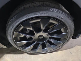 2022 Tesla Model Y Long Range - miniatura 9