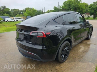 2022 Tesla Model Y Long Range - miniatura 3