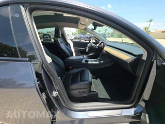 2022 Tesla Model Y Long Range - miniatura 16