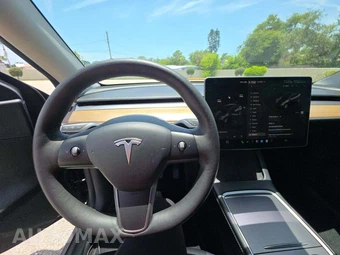 2022 Tesla Model Y Long Range - miniatura 7